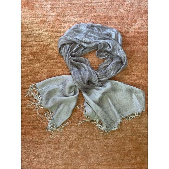 Beautiful Silk Scarf - Picture 2 of 8